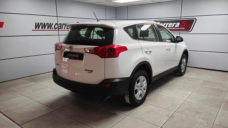 Usado Toyota RAV4 Advance 124 CV (91 kW) 2015 Blanco SUV