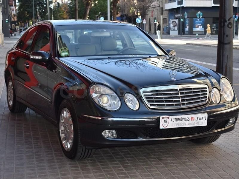 Usado Mercedes E320 Elegance 224 HP (164 kW) 2003 Cinzento Sedan