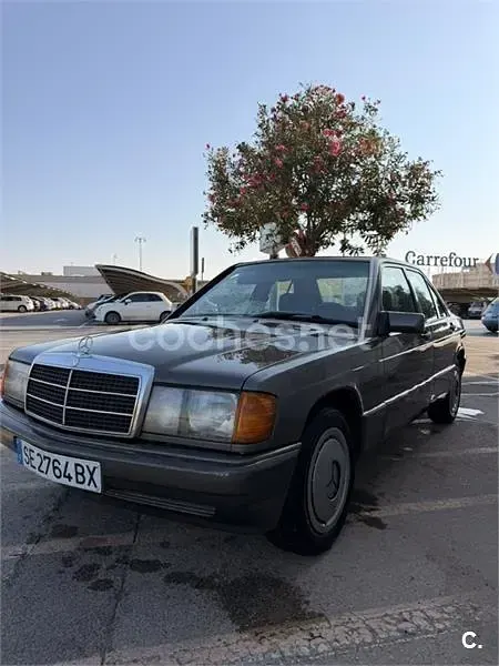 Usado Mercedes 190 109 CV (80 kW) 1990 Marrón Berlina