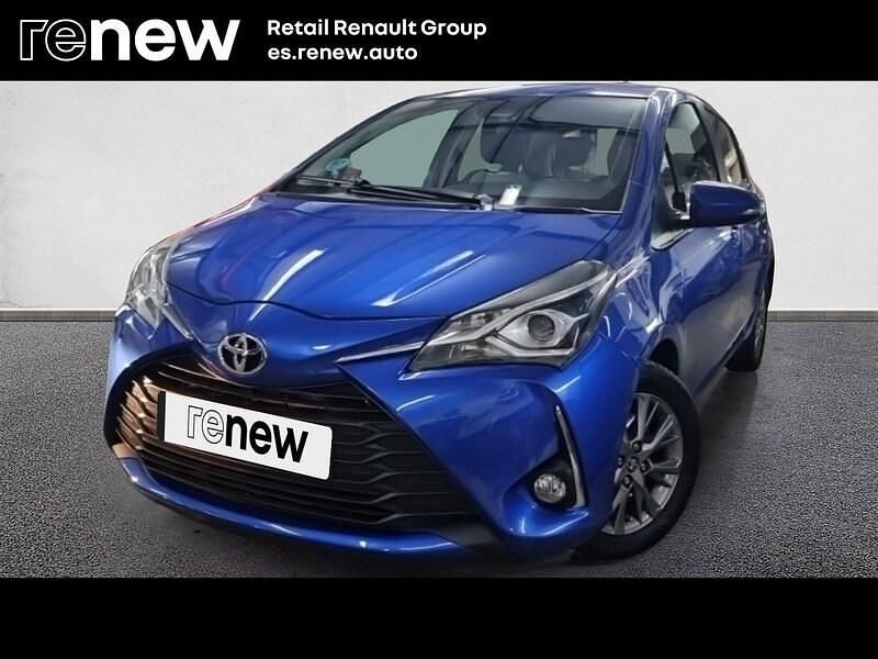 Usado Toyota Yaris Active 111 CV (81 kW) 2017 Azul Berlina