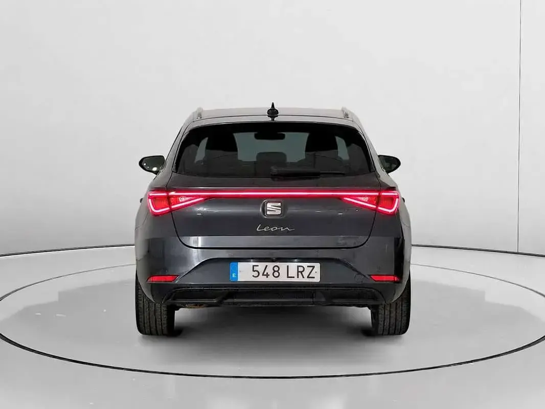 Usado Seat Leon ST XCELLENCE 150 CV (110 kW) 2021 Gris Familiar