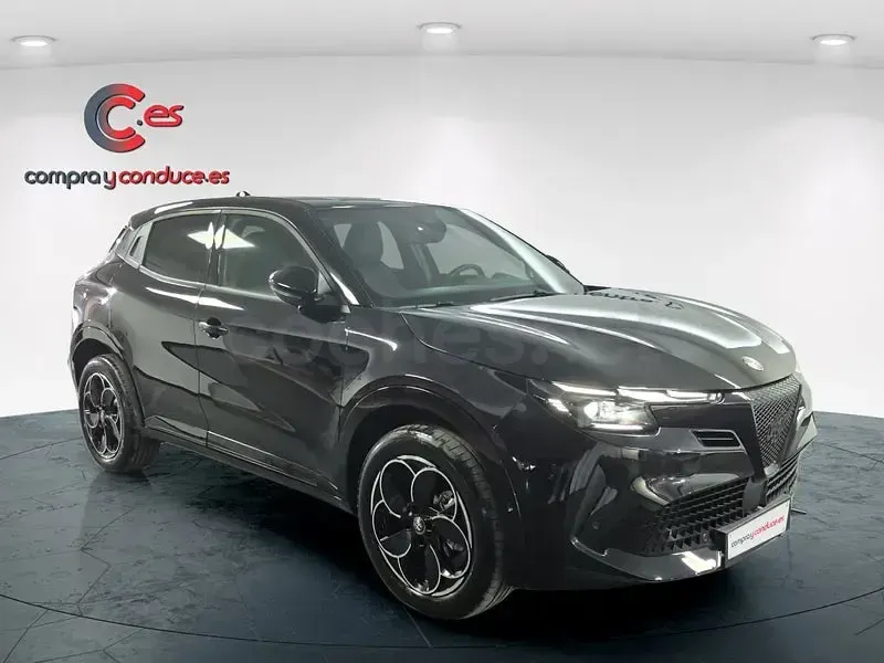 Nuevo Alfa Romeo Junior 145 CV (106 kW) 2026 Negro SUV