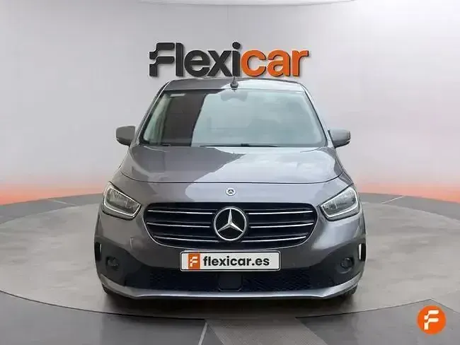 Usado Mercedes T180 116 CV (85 kW) 2023 Gris Monovolumen