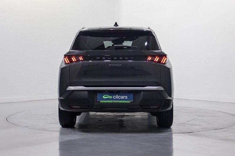 Usado Peugeot 5008 Allure 136 CV (100 kW) 2025 Gris / plata SUV