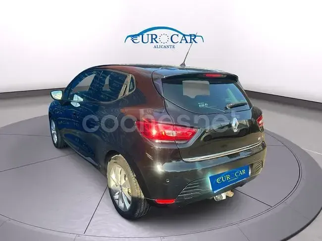 Usado Renault Clio IV Dynamique 90 CV (66 kW) 2015 Negro Berlina