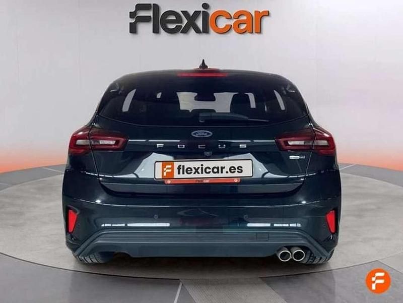Usado Ford Focus ST-Line X 125 CV (91 kW) 2023 Negro Familiar