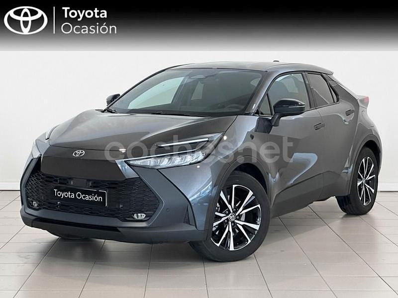 Gris / plata Usado 2024 Toyota C-HR Advance SUV | 33.999 € (Caro) - Imagen 1/4