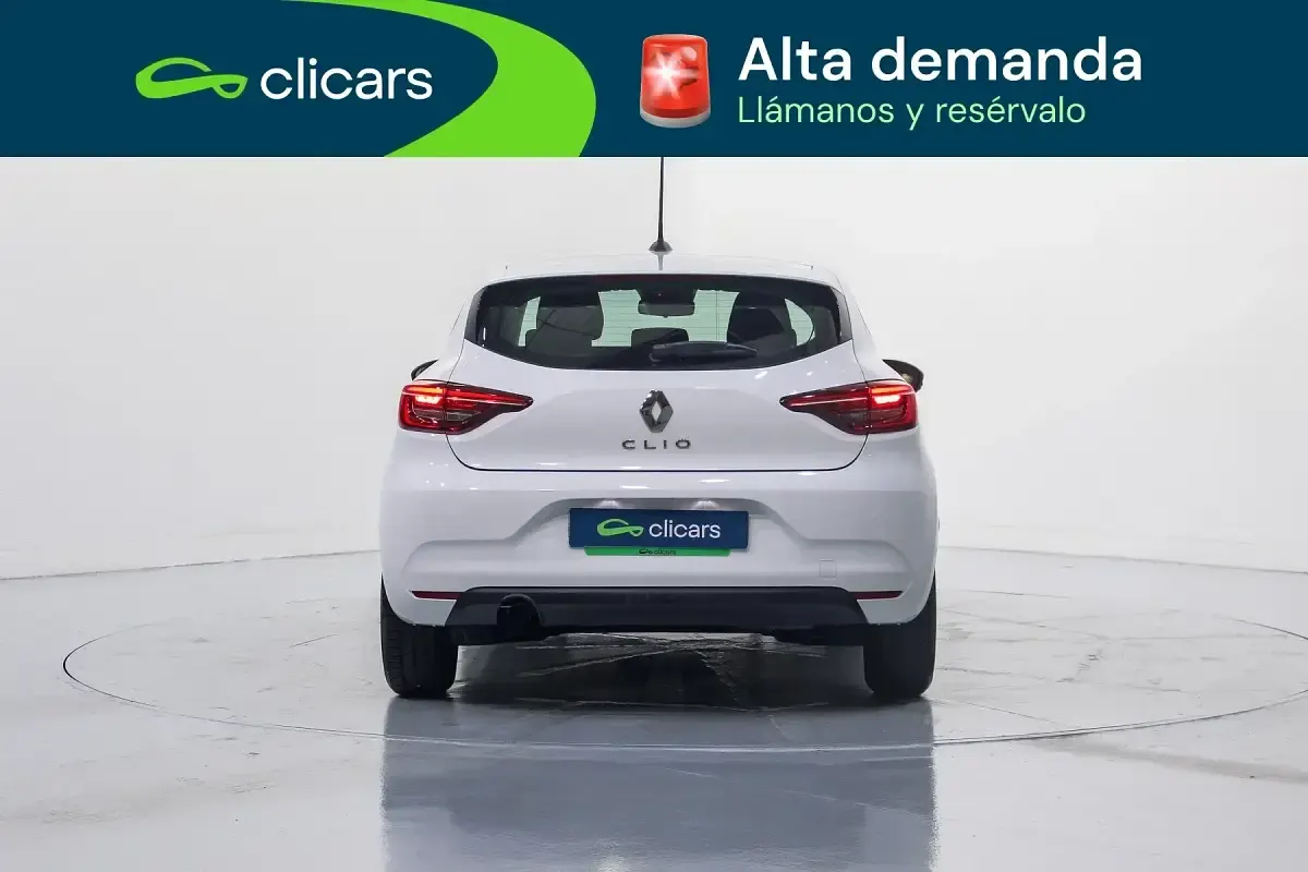 Używany Renault Clio V Business 85 KM (62 kW) 2021 Biały Sedan/Limuzyna
