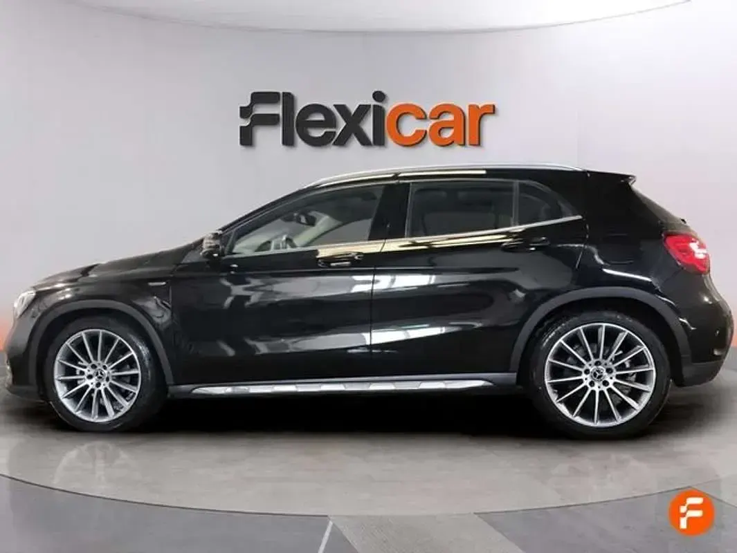 Usado Mercedes GLA200 156 CV (114 kW) 2019 Negro SUV