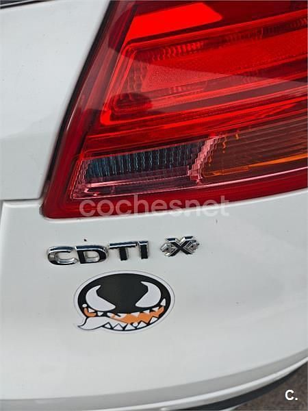 Usado Opel Insignia Country Tourer 195 CV (143 kW) 2013 Blanco Familiar