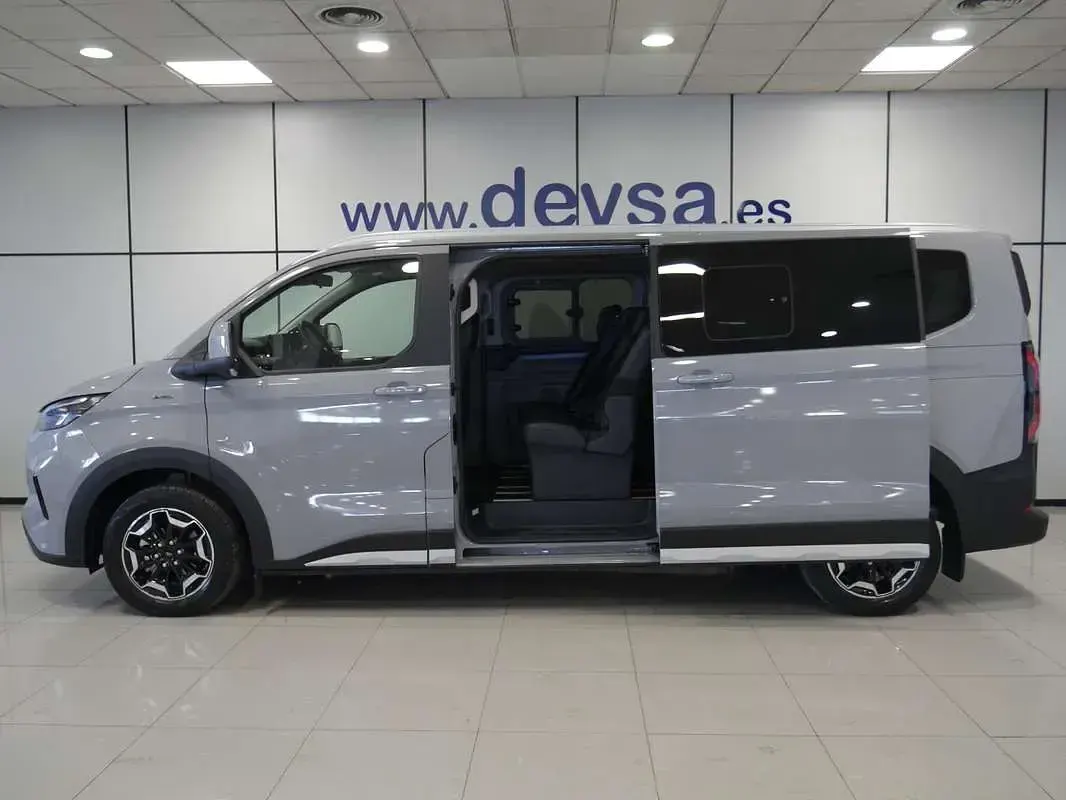 Usado Ford Tourneo Custom Active 170 CV (125 kW) 2026 Gris Van