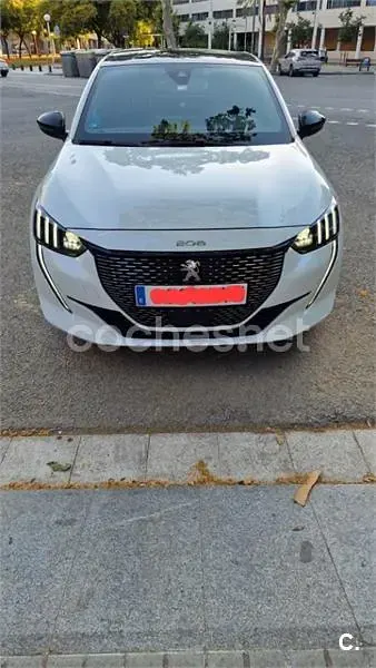 Usado Peugeot 208 GT 100 CV (73 kW) 2022 Blanco Utilitario