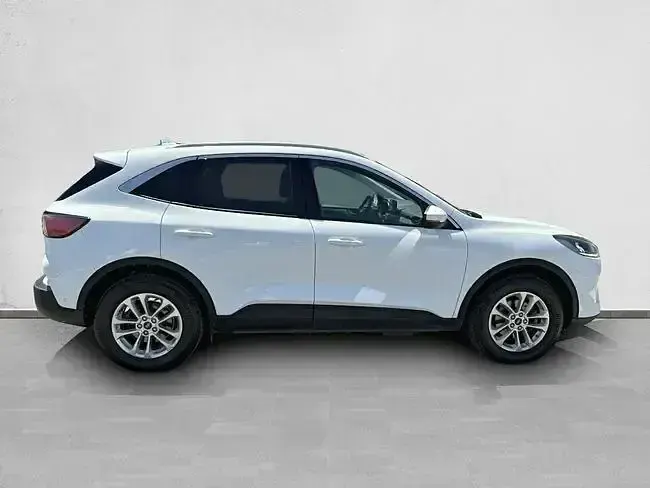 Usado Ford Kuga Titanium 225 CV (165 kW) 2024 Blanco SUV