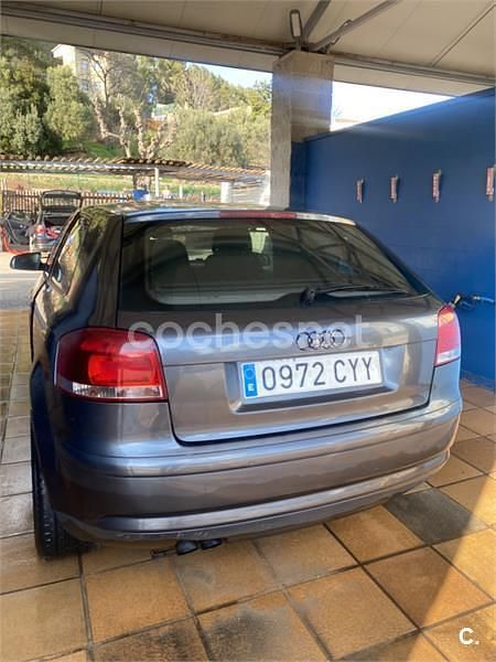 Usado Audi A3 Attraction 140 CV (102 kW) 2004 Gris / plata Utilitario