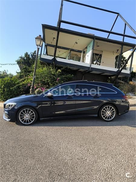 Usado Mercedes CLA220 Shooting Brake AMG line 177 CV (130 kW) 2016 Azul Familiar