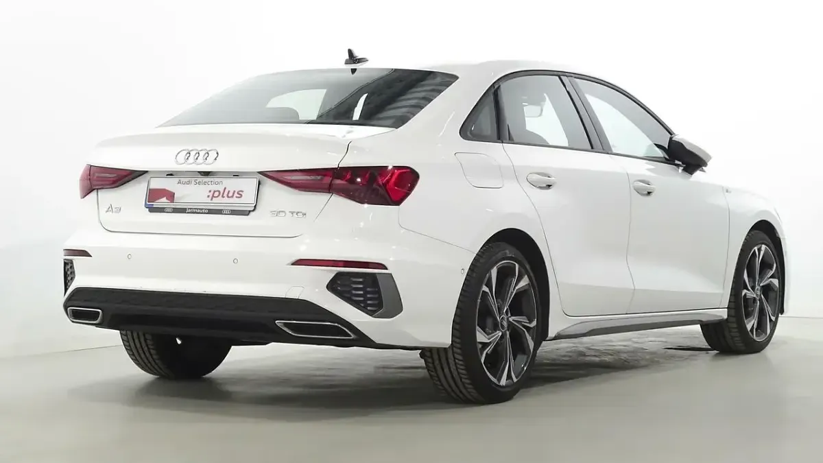 Usado Audi A3 S-Line 116 CV (85 kW) 2023 Blanco Berlina