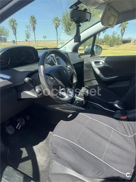Beige Usado 2018 Peugeot 2008 Style SUV | 7500 € (Precio justo) - Imagen 1/1