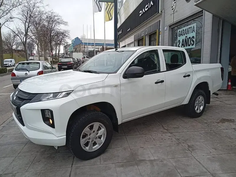 Usado Mitsubishi L200 150 CV (110 kW) 2022 Blanco Pickup/Camioneta