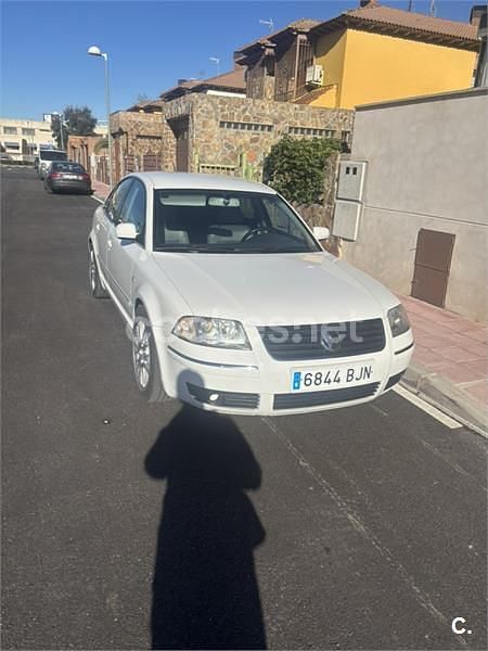 Blanco Usado 2001 VW Passat Highline Berlina | 4000 € (Caro) - Imagen 1/2