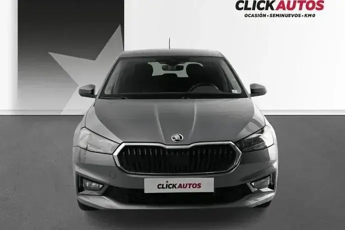 Usado Skoda Fabia Selection 115 CV (84 kW) 2025 Blanco Utilitario