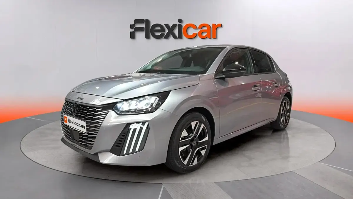 Usado Peugeot 208 Allure 101 CV (74 kW) 2025 Gris Utilitario