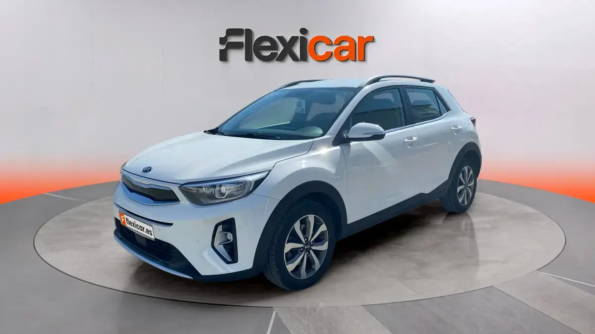 Usado Kia Stonic Plus 100 CV (73 kW) 2021 Blanco SUV