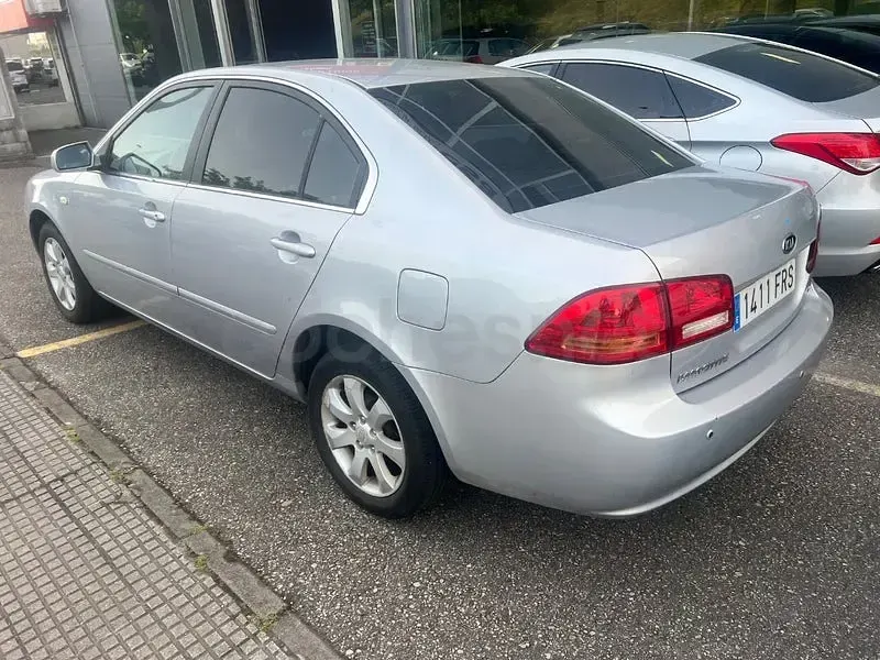 Usado Kia Magentis 140 CV (102 kW) 2007 Gris / plata Berlina