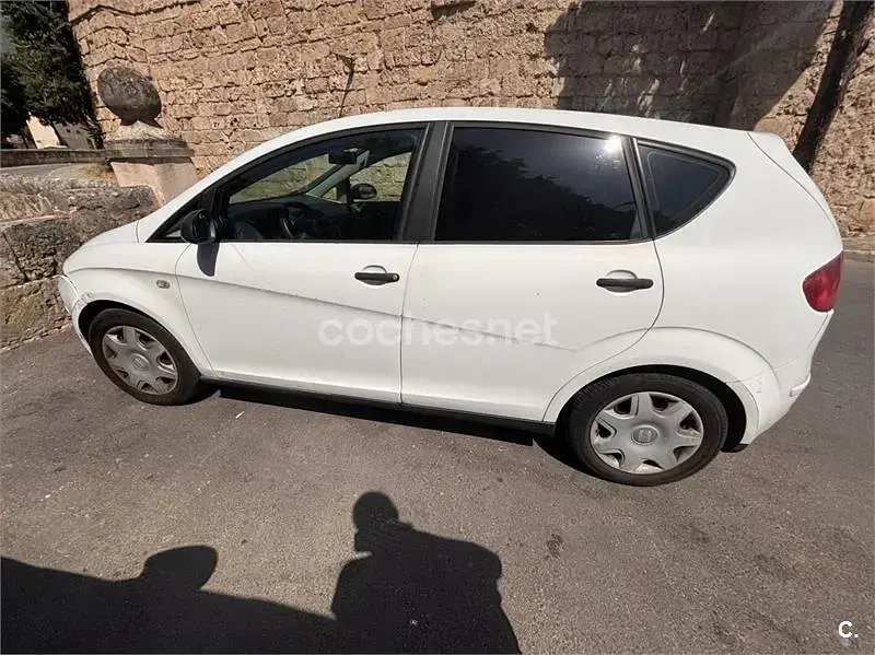 Usado Seat Altea Reference 105 CV (77 kW) 2007 Blanco Monovolumen