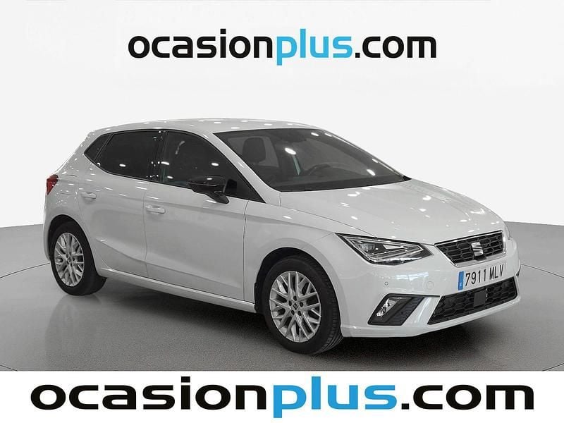 Usado Seat Ibiza FR 110 CV (80 kW) 2023 Blanco Utilitario