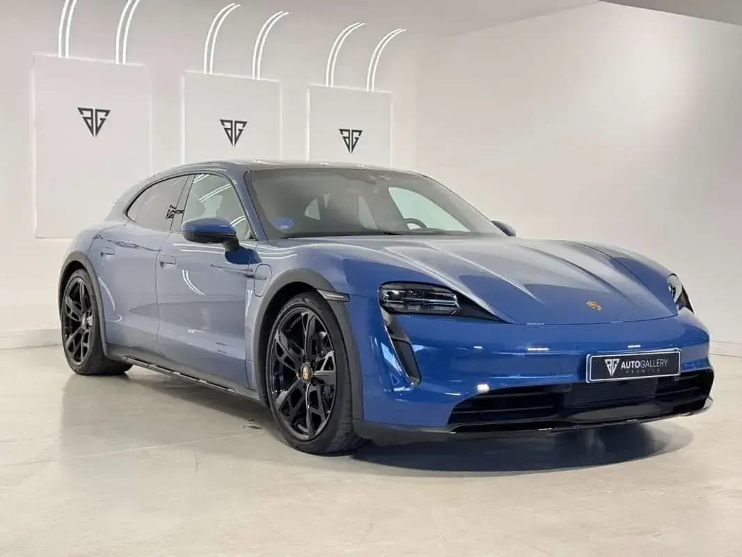 Usado Porsche Taycan Cross Turismo 280 kW (381 CV) 2022 Azul Familiar