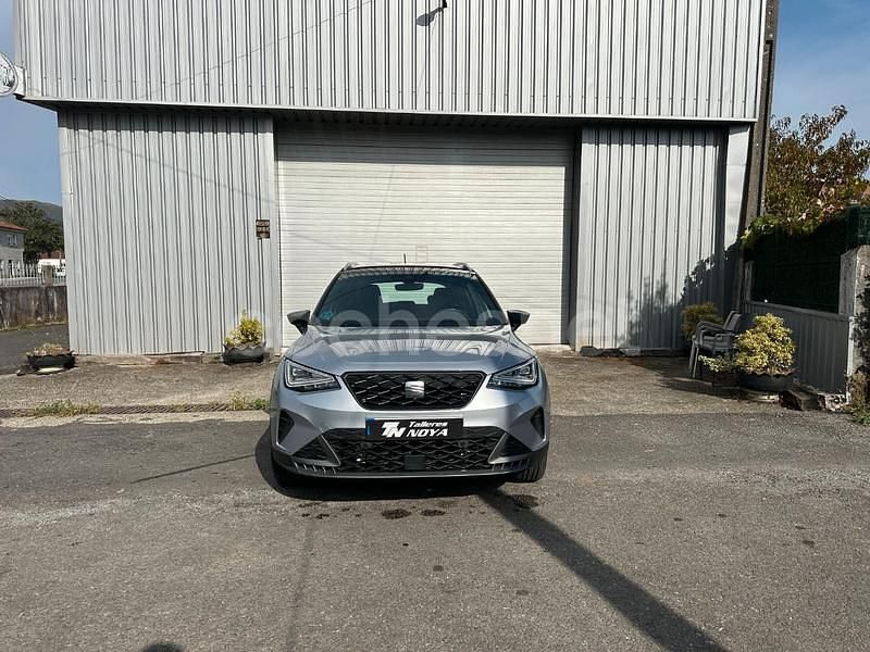 Usado Seat Arona FR 115 CV (84 kW) 2024 Gris / plata SUV