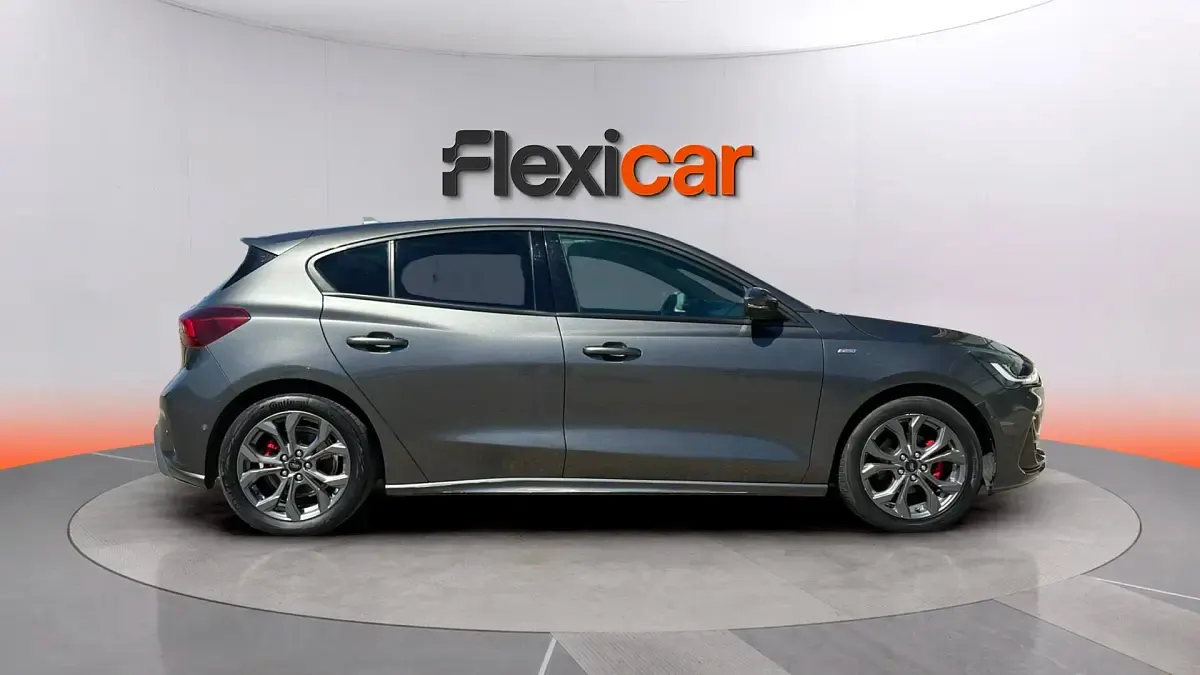 Usado Ford Focus ST-Line 125 CV (91 kW) 2022 Gris Berlina