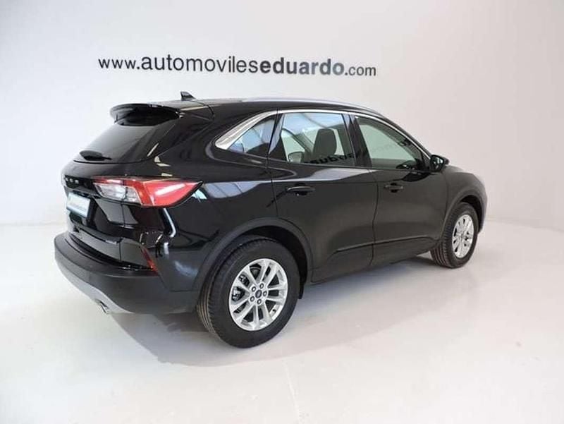 Usado Ford Kuga Titanium 226 HP (166 kW) 2022 Preto SUV