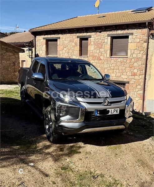 Usado Mitsubishi L200 150 CV (110 kW) 2021 Gris / plata Pickup/Camioneta