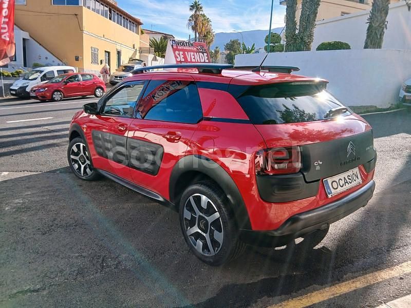 Usado Citroën C4 Picasso Feel 100 CV (73 kW) 2016 Rojo Monovolumen