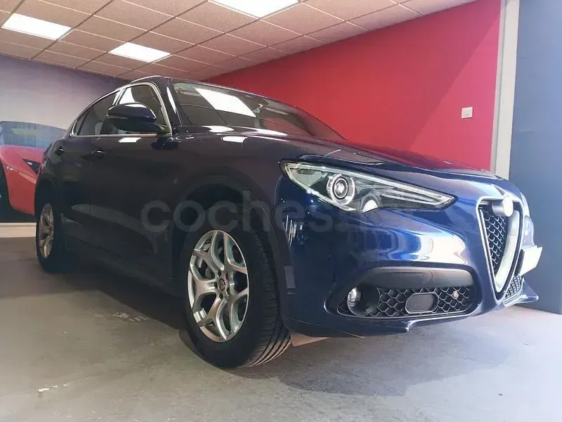 Usado Alfa Romeo Stelvio Executive 210 CV (154 kW) 2020 Azul SUV
