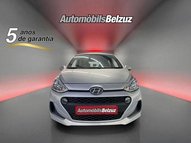 Usado Hyundai i10 67 CV (49 kW) 2018 Gris Utilitario