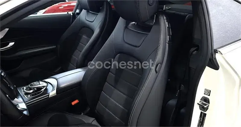 Usado Mercedes C220 AMG line 170 CV (125 kW) 2017 Blanco Coupe