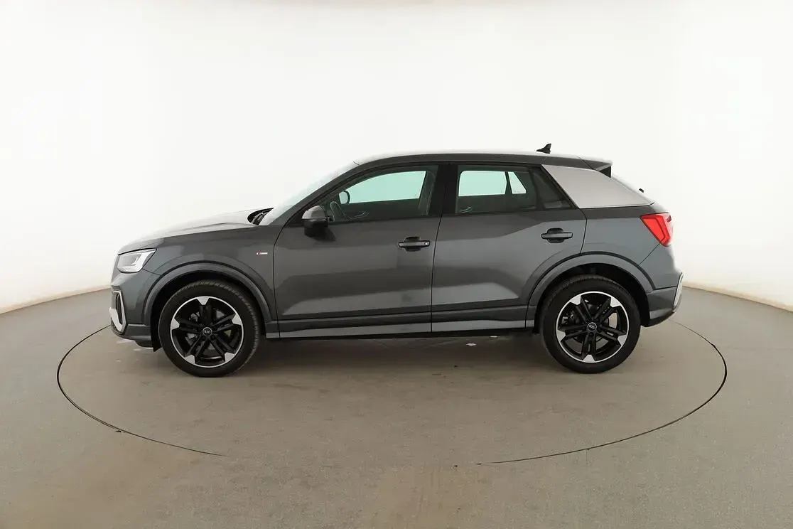 Usado Audi Q2 S-Line 116 CV (85 kW) 2023 Gris SUV