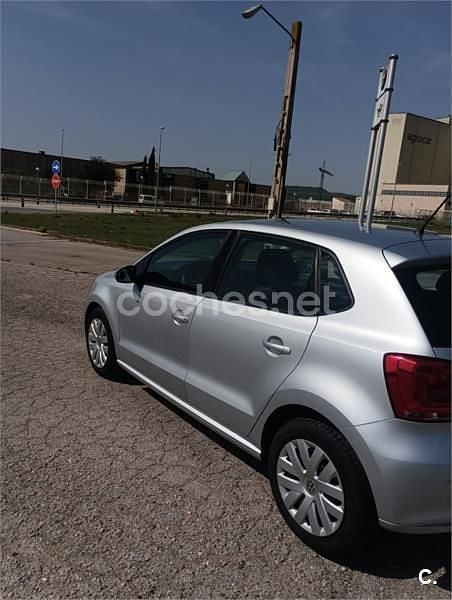 Usado VW Polo Advance 85 CV (62 kW) 2012 Gris / plata Utilitario