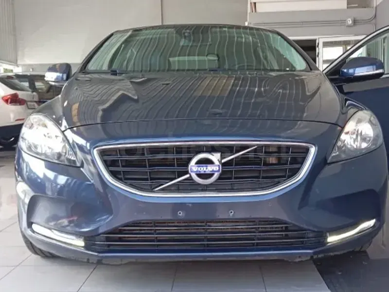 Usado Volvo V40 Momentum 150 CV (110 kW) 2014 Azul Berlina