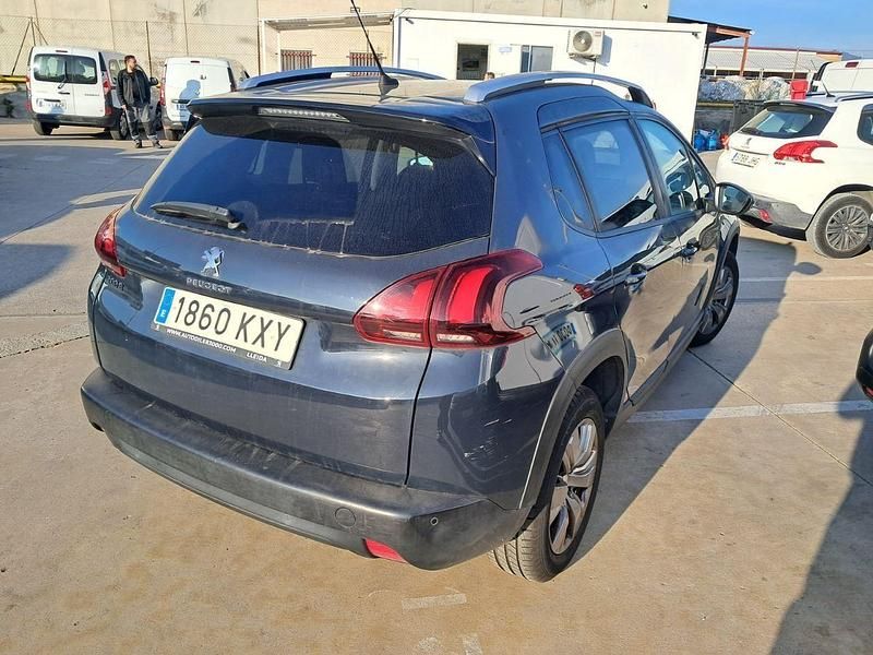 Usado Peugeot 2008 Signature Sky 100 CV (73 kW) 2019 Gris SUV