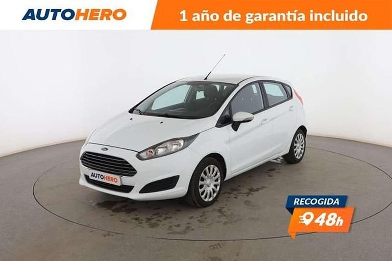 Blanco Usado 2015 Ford Fiesta Trend Utilitario | 9199 € (Precio justo) - Imagen 1/3