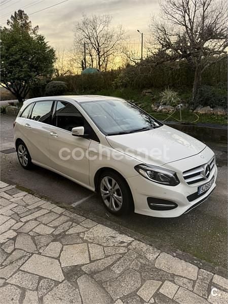 Usado Mercedes B200 Urban 136 CV (100 kW) 2015 Blanco Monovolumen