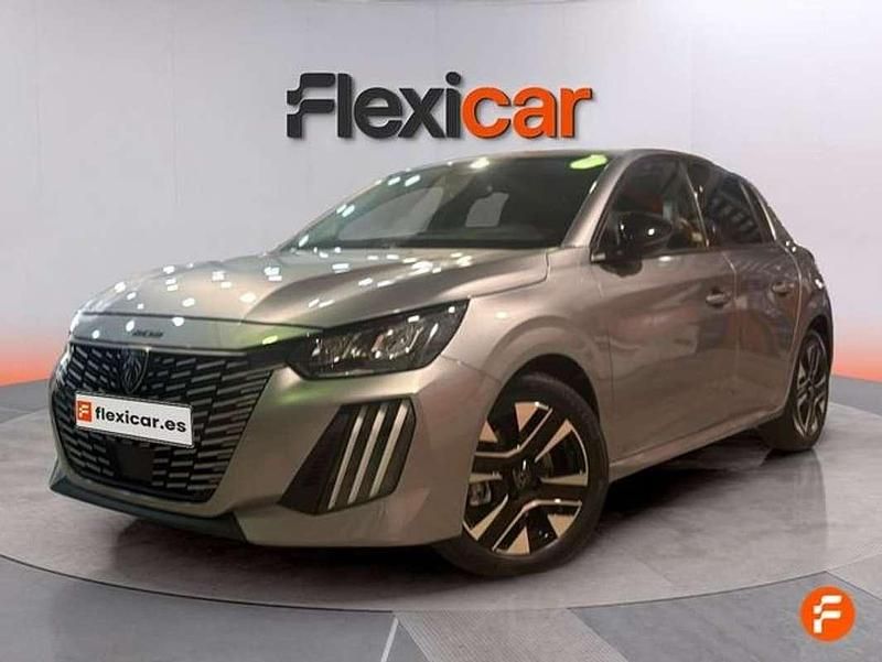 Usado Peugeot 208 Allure 101 CV (74 kW) 2025 Gris Utilitario