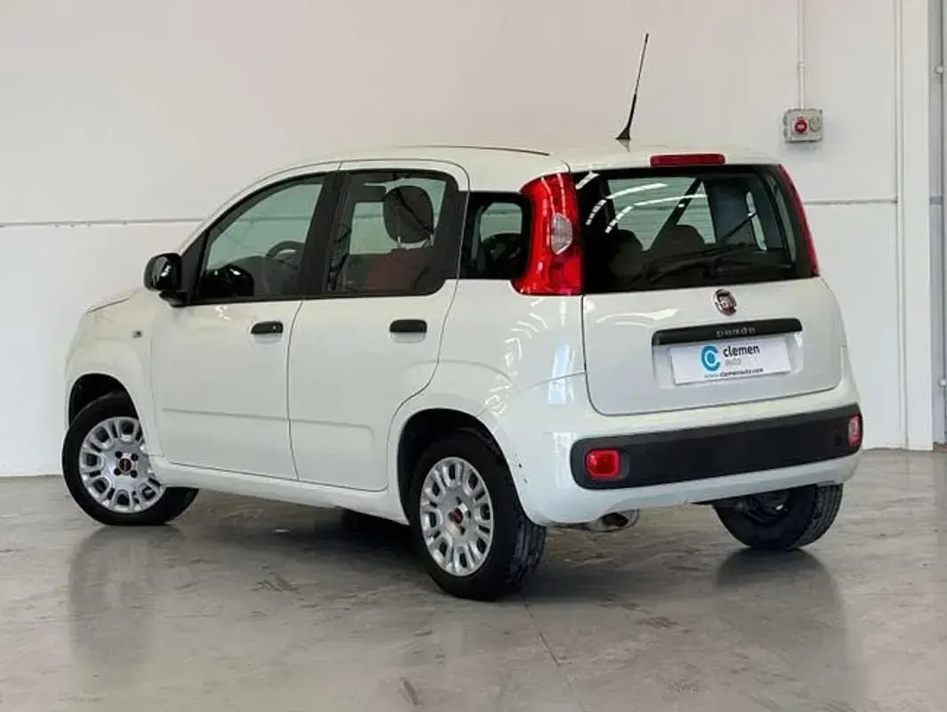 Usado Fiat Panda Lounge 71 CV (52 kW) 2018 Blanco Utilitario