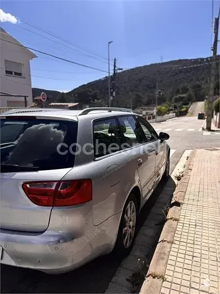 Usado Seat Exeo Reference 150 CV (110 kW) 2010 Gris / plata Familiar