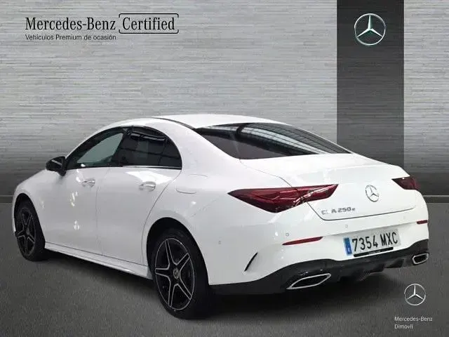 Usado Mercedes CLA250e 218 CV (160 kW) 2024 Blanco polar Coupe