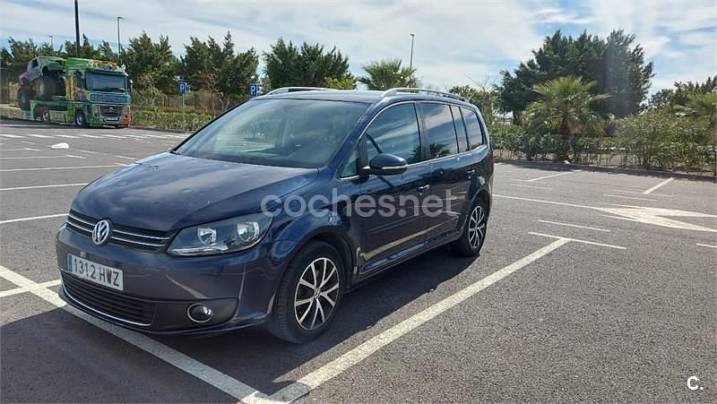 Usado VW Touran Advance 105 CV (77 kW) 2014 Azul Monovolumen