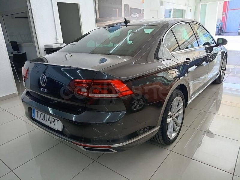 Usado VW Passat GTE 218 CV (160 kW) 2021 Gris / plata Berlina
